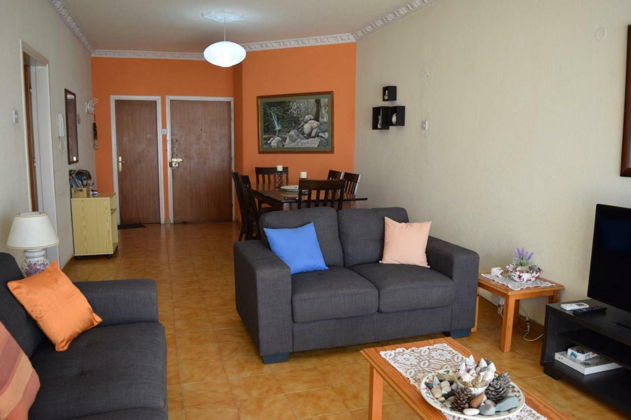 Mediterranean Breeze Apartment Limassol Bagian luar foto