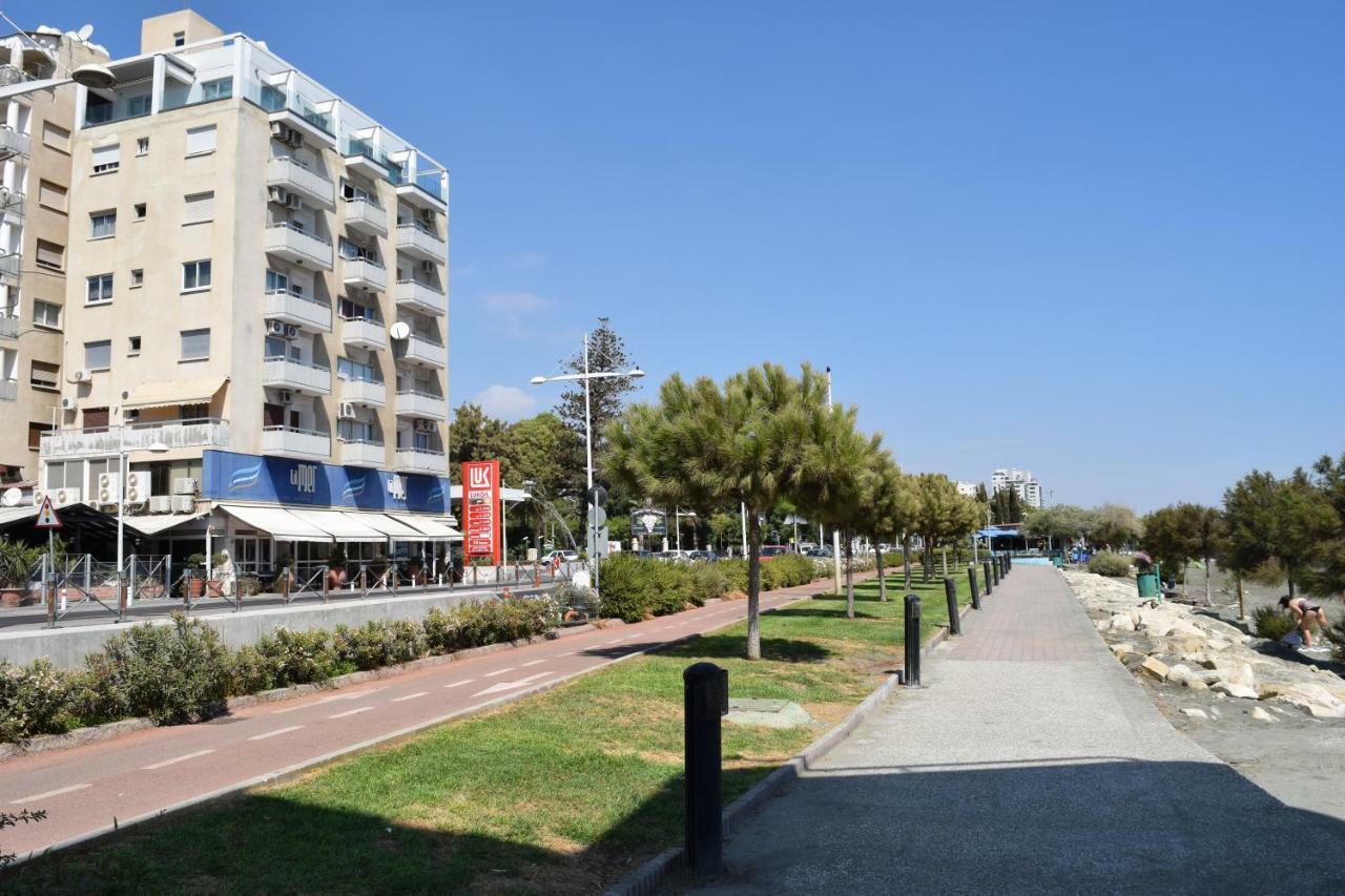 Mediterranean Breeze Apartment Limassol Bagian luar foto