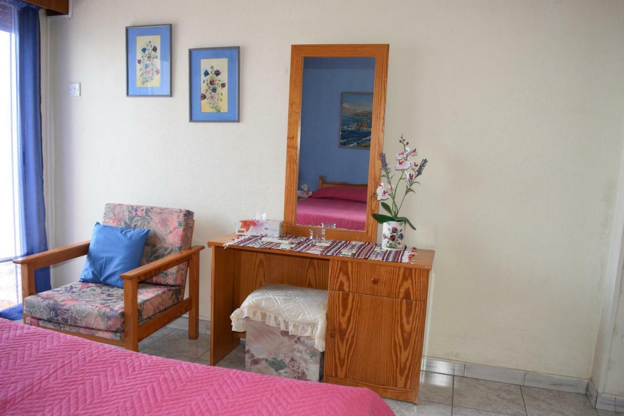 Mediterranean Breeze Apartment Limassol Bagian luar foto