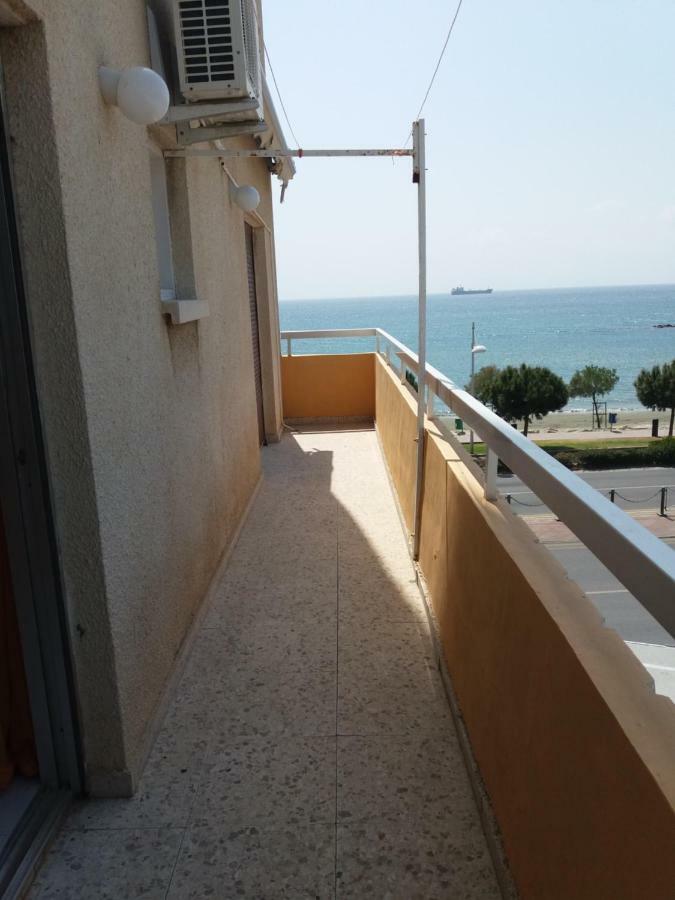 Mediterranean Breeze Apartment Limassol Bagian luar foto