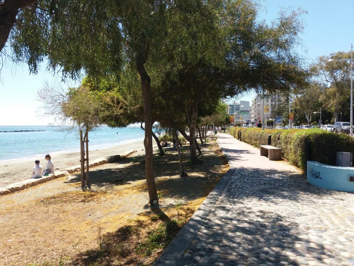 Mediterranean Breeze Apartment Limassol Bagian luar foto